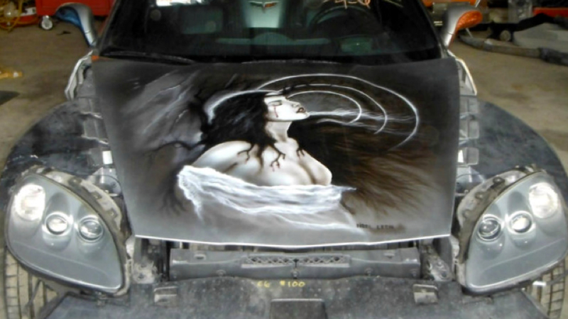 Illustration for article titled Someone Spent Loads Of Money Making This Corvette Ugly, Then Crashed It